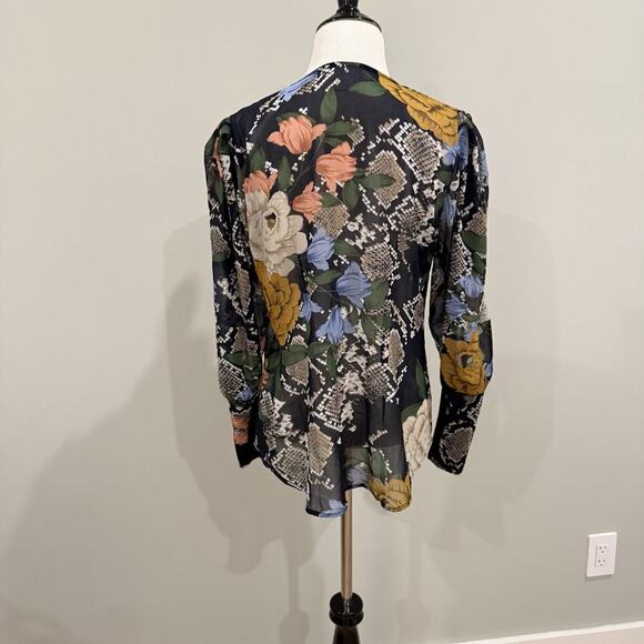 Cabi Printed Blouse Size Small Career Top Snake Charmer Long Sleeve Artsy 3762 - Picture 8 of 12